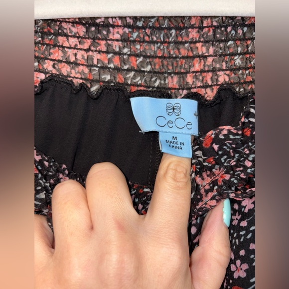 CeCe Floral Blouse with Eleastic Neckline Size M - Picture 5 of 5